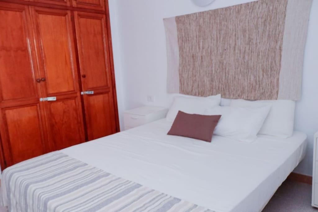Acogedora Casa En Abades En Tranquila Urbanizacion Βίλα Εξωτερικό φωτογραφία
