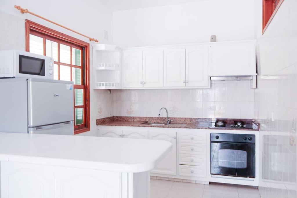Acogedora Casa En Abades En Tranquila Urbanizacion Βίλα Εξωτερικό φωτογραφία
